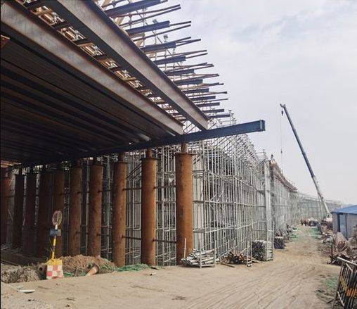 為什么盤扣腳手架比扣件式鋼管腳手架貴了2倍？ (圖3)